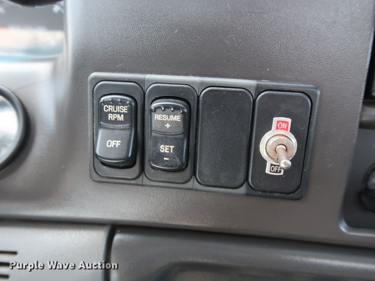 image for item GS9838 2007 Ford F650 Super Duty XLT utility bed truck with crane