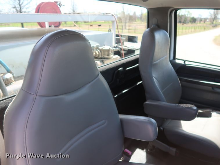 image for item GS9838 2007 Ford F650 Super Duty XLT utility bed truck with crane