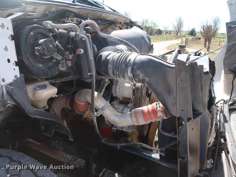 image for item GS9838 2007 Ford F650 Super Duty XLT utility bed truck with crane