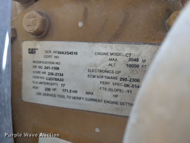 image for item GS9838 2007 Ford F650 Super Duty XLT utility bed truck with crane