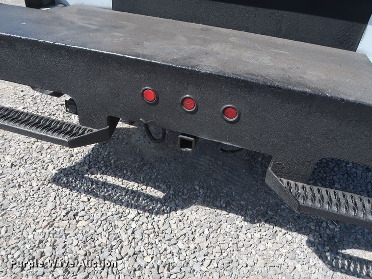 image for item GS9838 2007 Ford F650 Super Duty XLT utility bed truck with crane