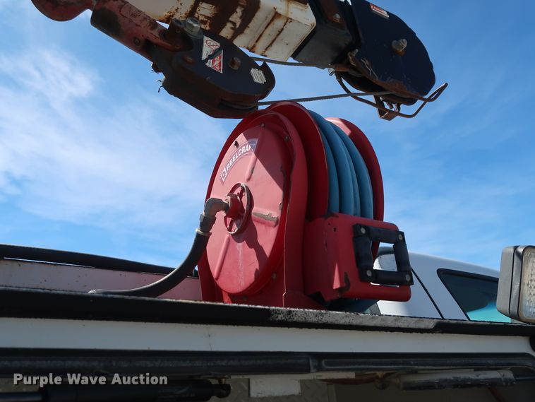 image for item GS9838 2007 Ford F650 Super Duty XLT utility bed truck with crane