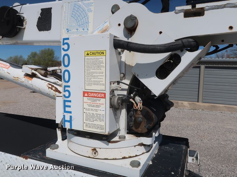 image for item GS9838 2007 Ford F650 Super Duty XLT utility bed truck with crane