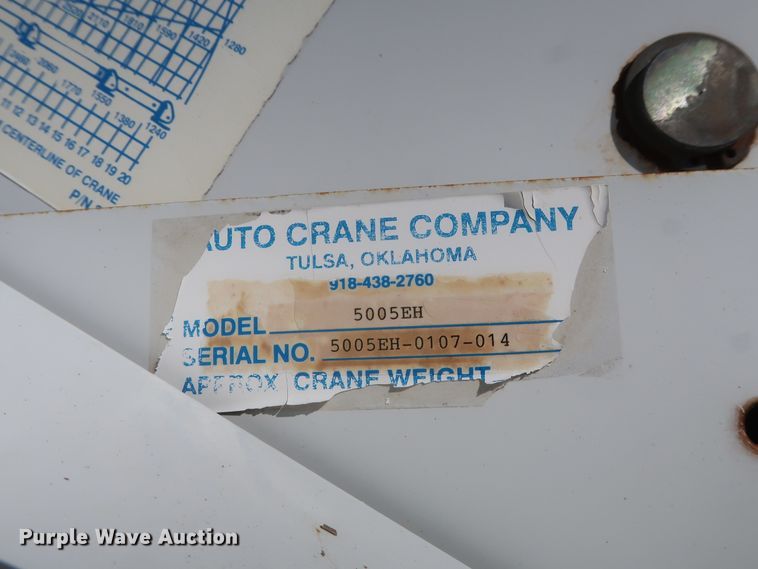 image for item GS9838 2007 Ford F650 Super Duty XLT utility bed truck with crane