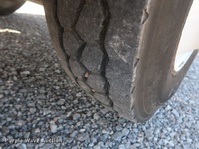 image for item GS9838 2007 Ford F650 Super Duty XLT utility bed truck with crane