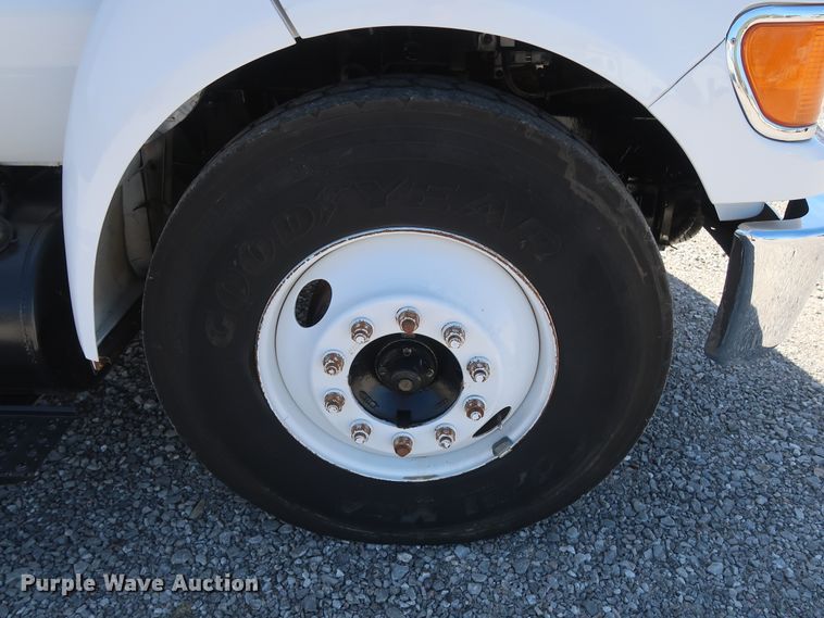 image for item GS9838 2007 Ford F650 Super Duty XLT utility bed truck with crane