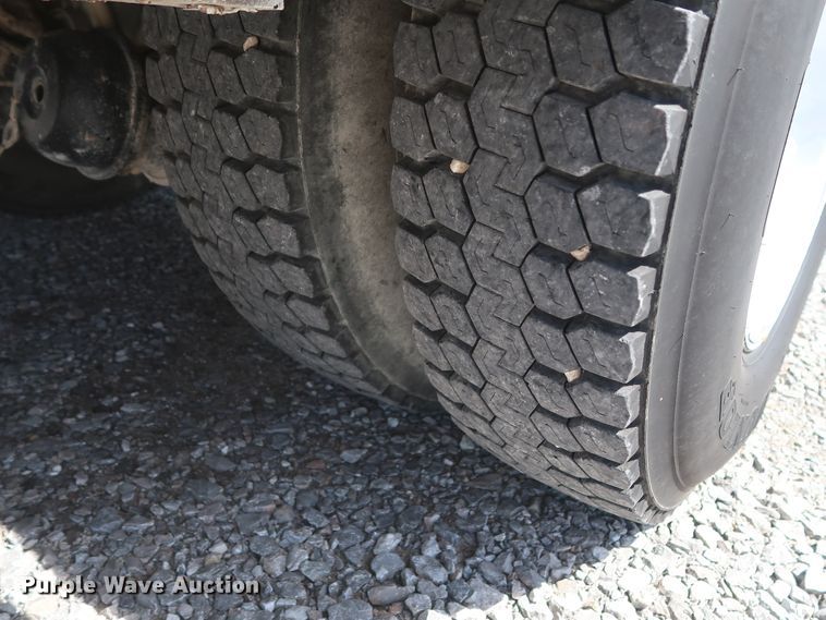 image for item GS9838 2007 Ford F650 Super Duty XLT utility bed truck with crane