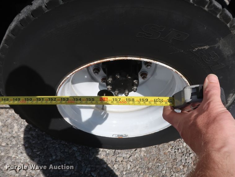 image for item GS9838 2007 Ford F650 Super Duty XLT utility bed truck with crane