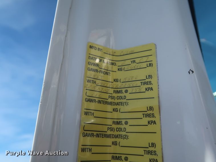 image for item GS9838 2007 Ford F650 Super Duty XLT utility bed truck with crane