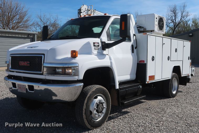 image for item GS9839 2009 GMC C5500 service truck with crane