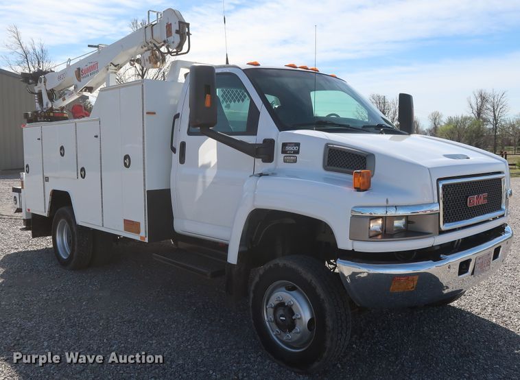 image for item GS9839 2009 GMC C5500 service truck with crane