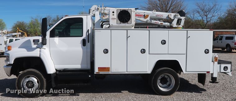 image for item GS9839 2009 GMC C5500 service truck with crane