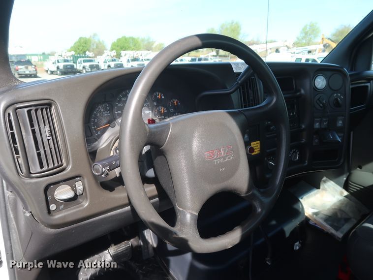 image for item GS9839 2009 GMC C5500 service truck with crane