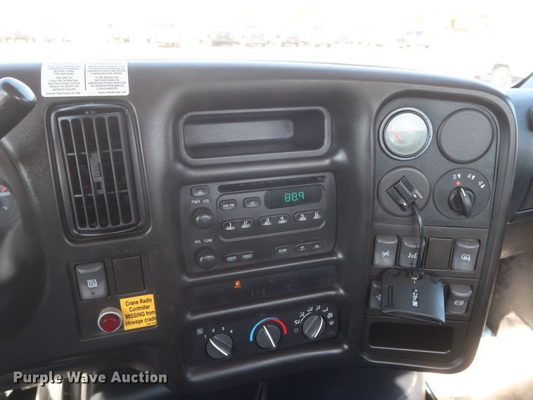 image for item GS9839 2009 GMC C5500 service truck with crane