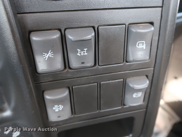 image for item GS9839 2009 GMC C5500 service truck with crane