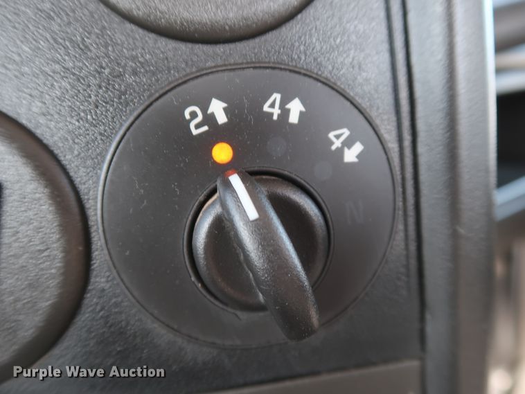 image for item GS9839 2009 GMC C5500 service truck with crane