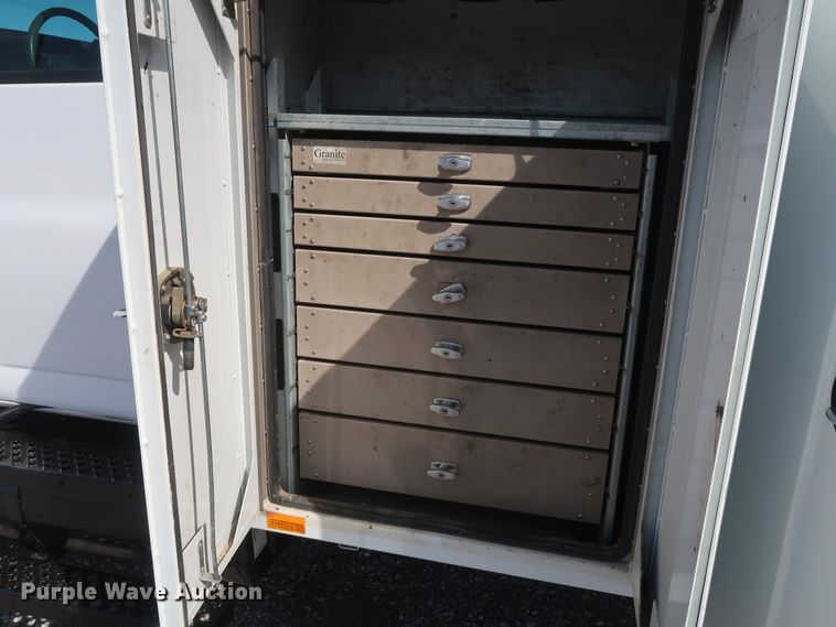 image for item GS9839 2009 GMC C5500 service truck with crane