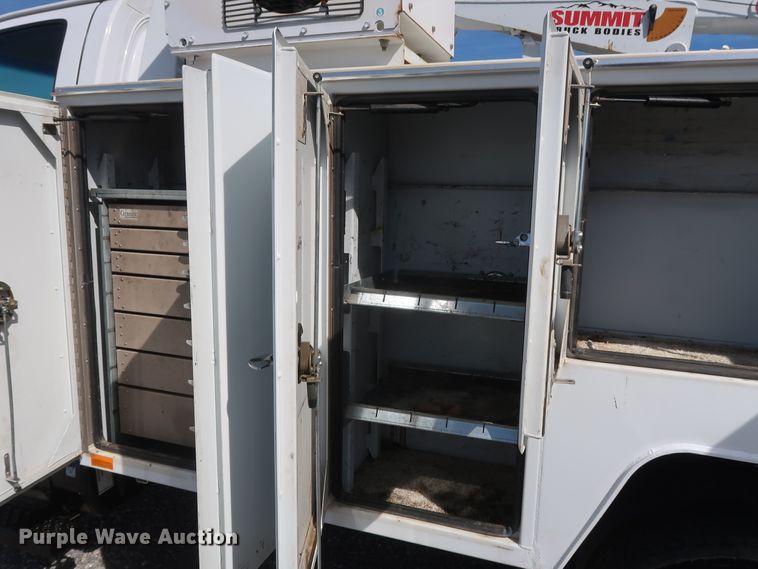 image for item GS9839 2009 GMC C5500 service truck with crane