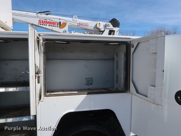 image for item GS9839 2009 GMC C5500 service truck with crane