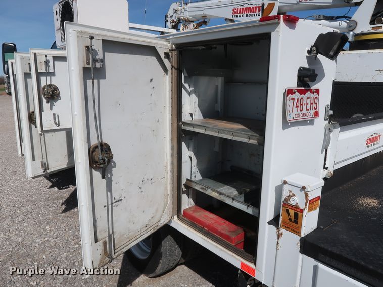 image for item GS9839 2009 GMC C5500 service truck with crane