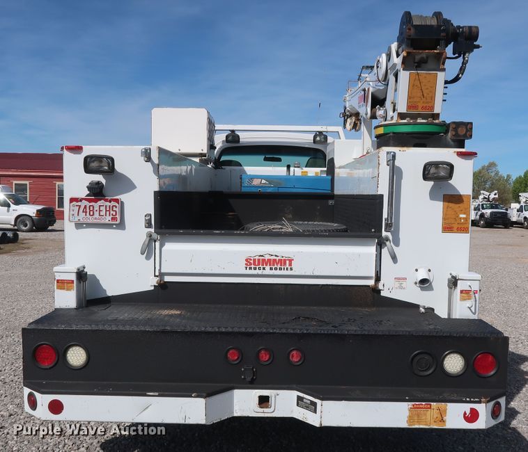 image for item GS9839 2009 GMC C5500 service truck with crane