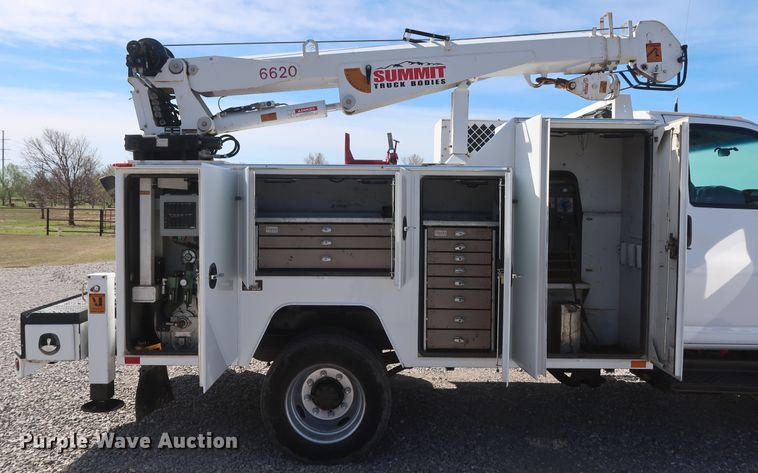 image for item GS9839 2009 GMC C5500 service truck with crane