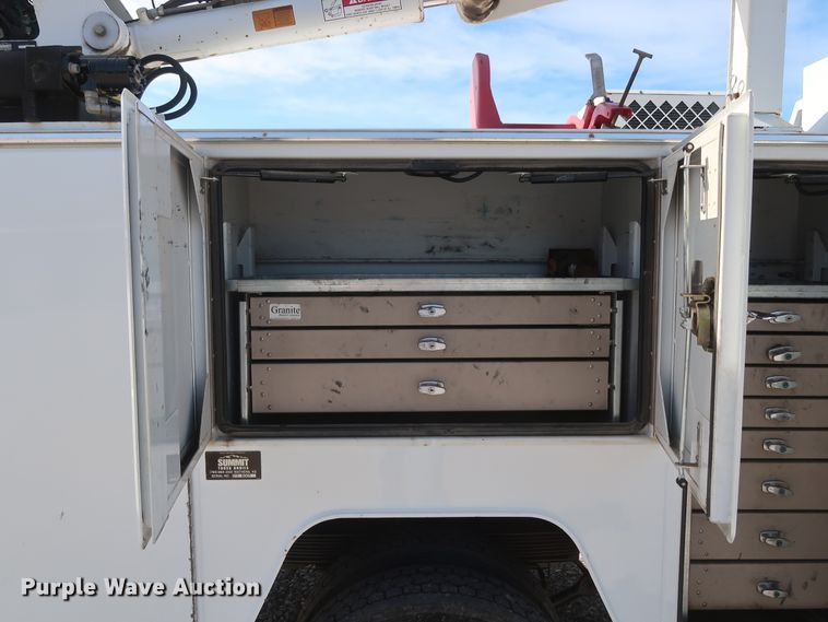 image for item GS9839 2009 GMC C5500 service truck with crane