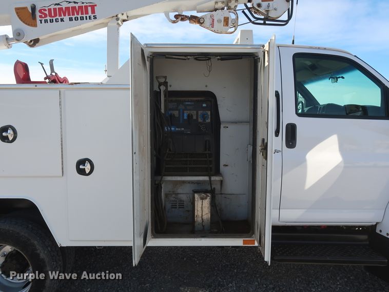 image for item GS9839 2009 GMC C5500 service truck with crane