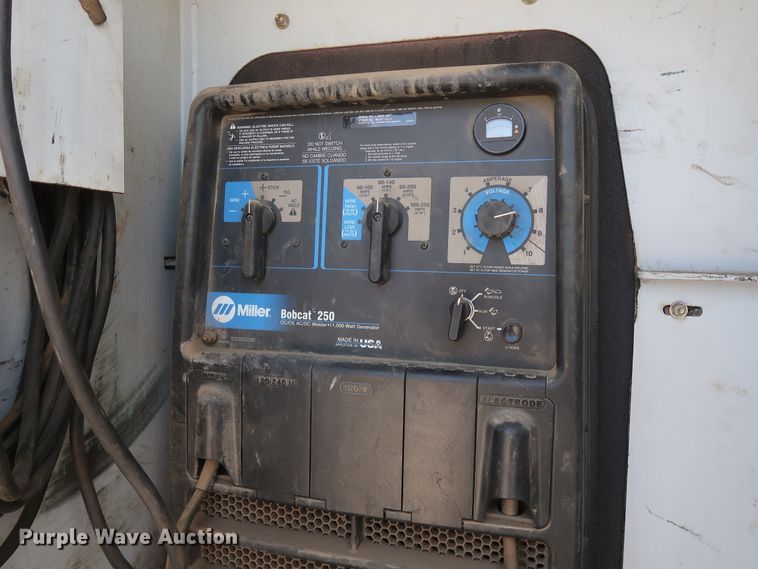 image for item GS9839 2009 GMC C5500 service truck with crane