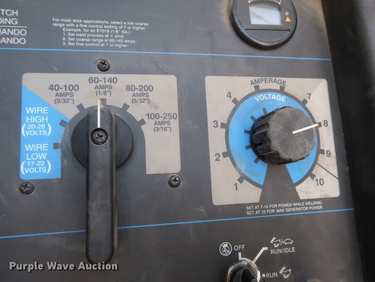 image for item GS9839 2009 GMC C5500 service truck with crane