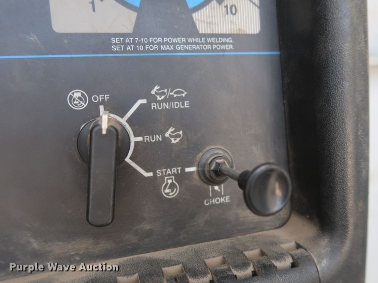 image for item GS9839 2009 GMC C5500 service truck with crane