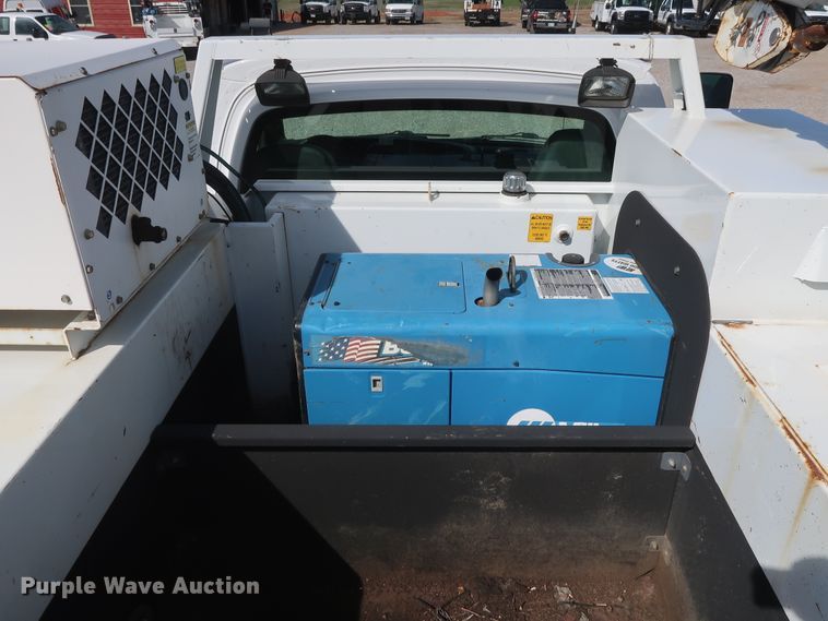 image for item GS9839 2009 GMC C5500 service truck with crane