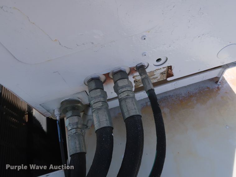 image for item GS9839 2009 GMC C5500 service truck with crane