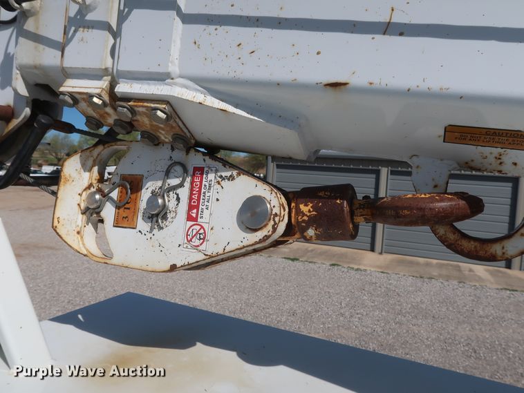 image for item GS9839 2009 GMC C5500 service truck with crane