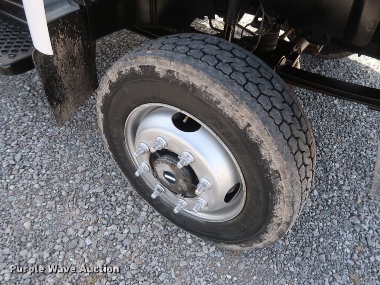 image for item GS9839 2009 GMC C5500 service truck with crane