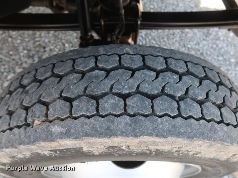 image for item GS9839 2009 GMC C5500 service truck with crane