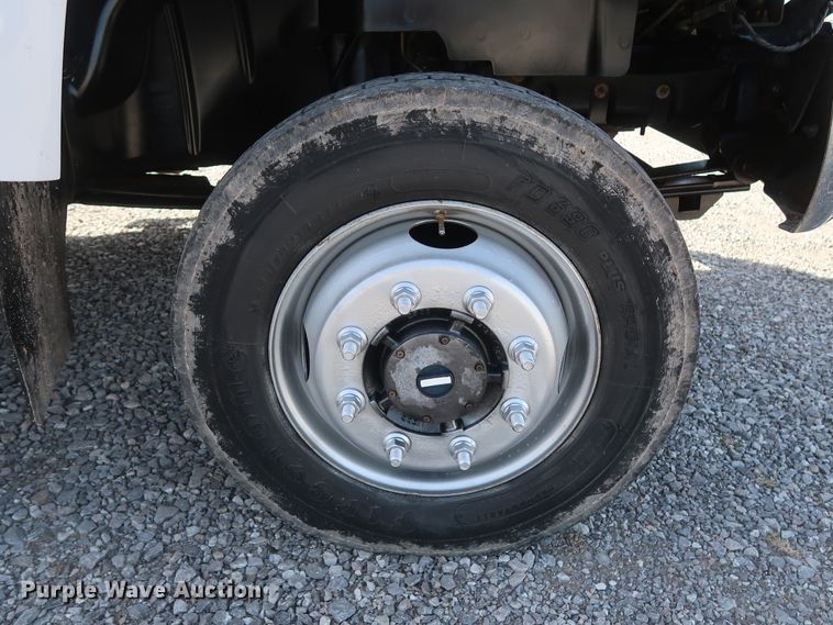 image for item GS9839 2009 GMC C5500 service truck with crane