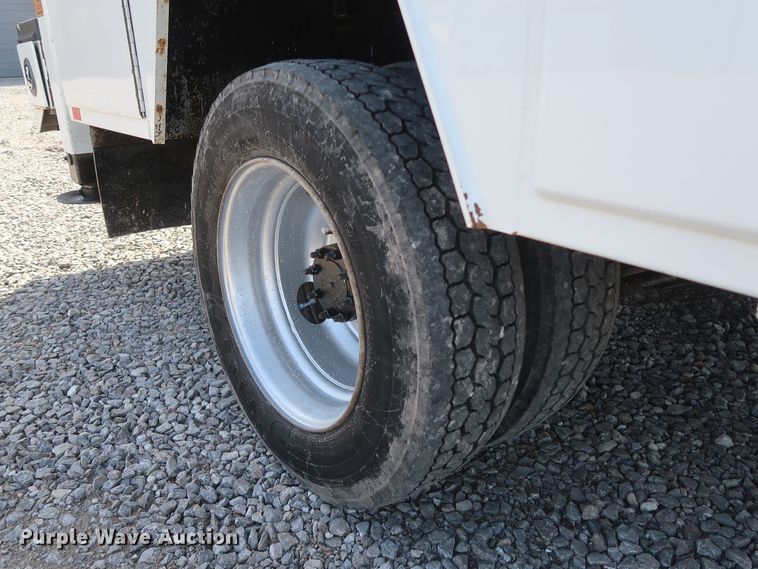 image for item GS9839 2009 GMC C5500 service truck with crane