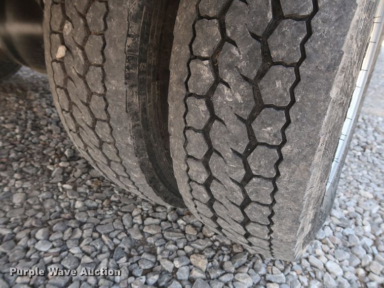 image for item GS9839 2009 GMC C5500 service truck with crane