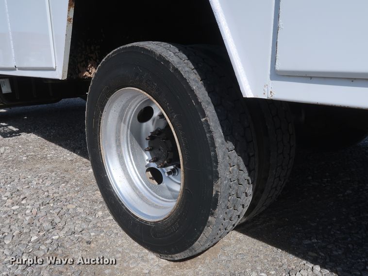 image for item GS9839 2009 GMC C5500 service truck with crane