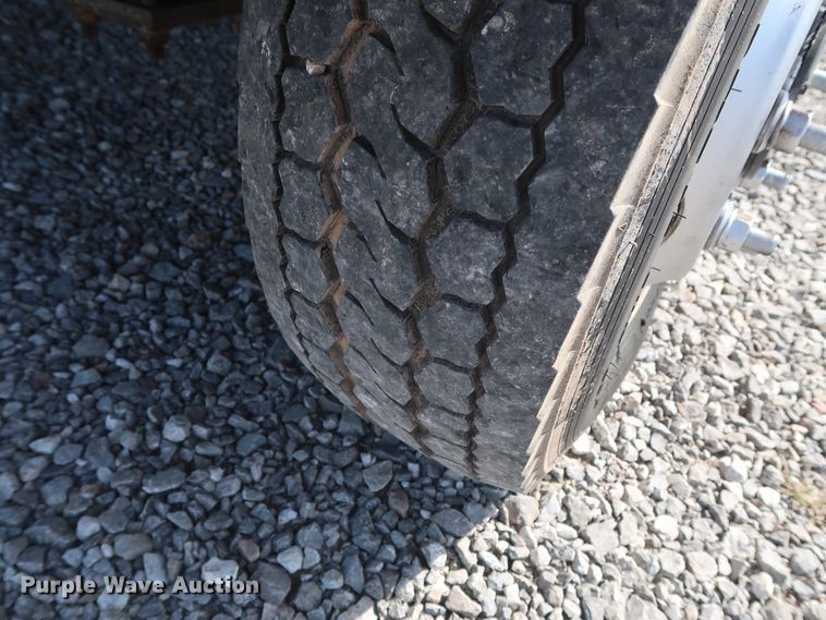 image for item GS9839 2009 GMC C5500 service truck with crane