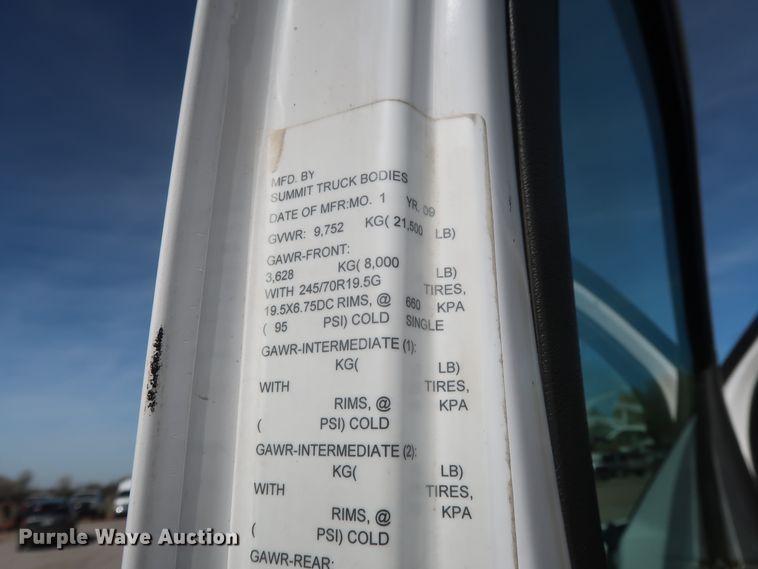 image for item GS9839 2009 GMC C5500 service truck with crane