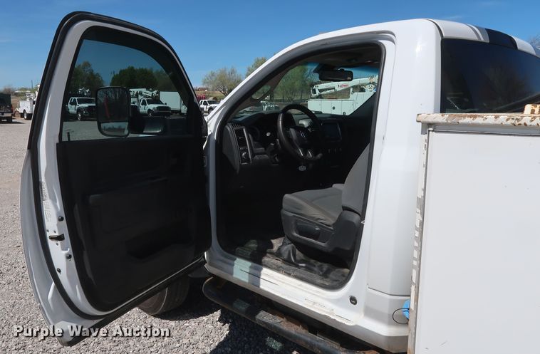 image for item GS9845 2014 Dodge Ram 5500HD bucket truck