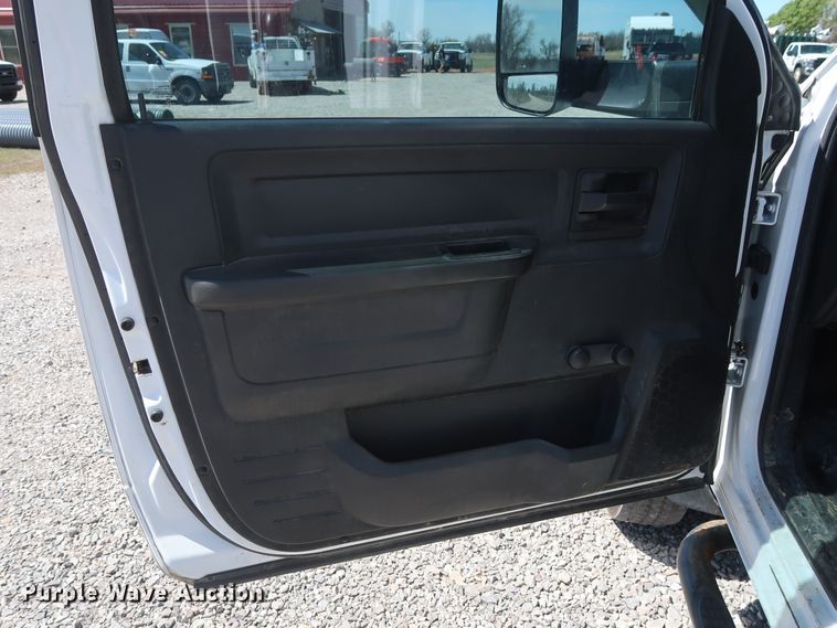 image for item GS9845 2014 Dodge Ram 5500HD bucket truck