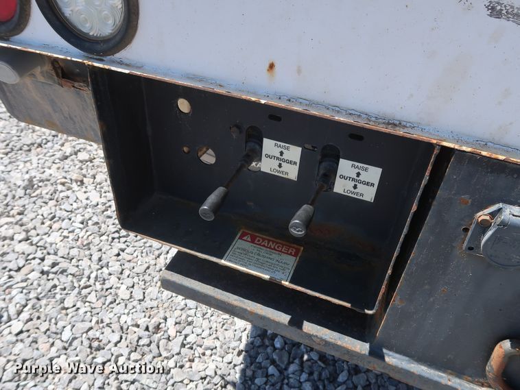 image for item GS9845 2014 Dodge Ram 5500HD bucket truck