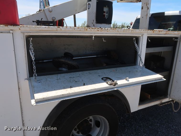 image for item GS9845 2014 Dodge Ram 5500HD bucket truck