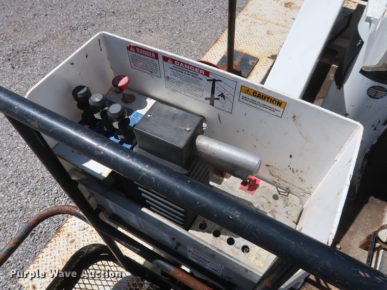 image for item GS9845 2014 Dodge Ram 5500HD bucket truck