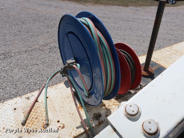 image for item GS9845 2014 Dodge Ram 5500HD bucket truck