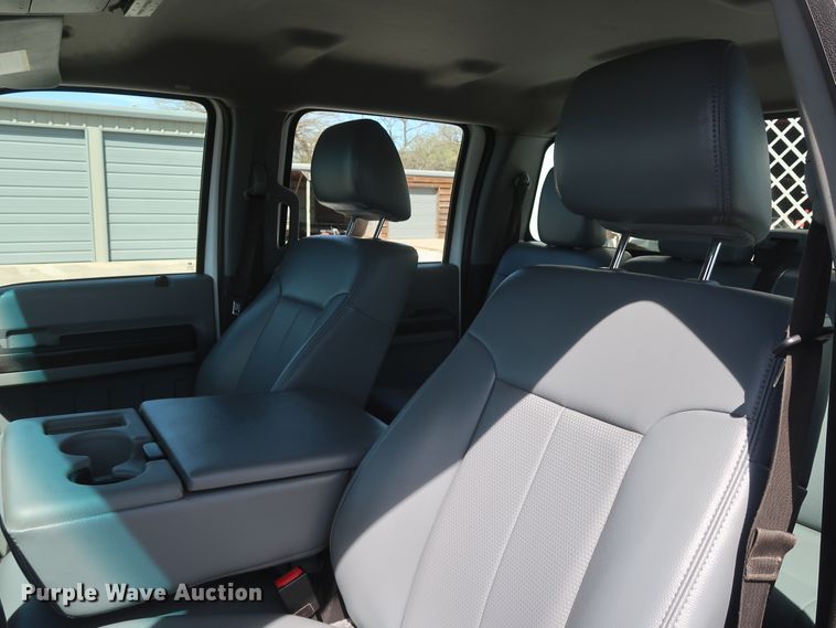 image for item GS9846 2013 Ford F550 Super Duty XL Crew Cab utility bed truck with crane