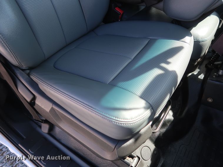 image for item GS9846 2013 Ford F550 Super Duty XL Crew Cab utility bed truck with crane